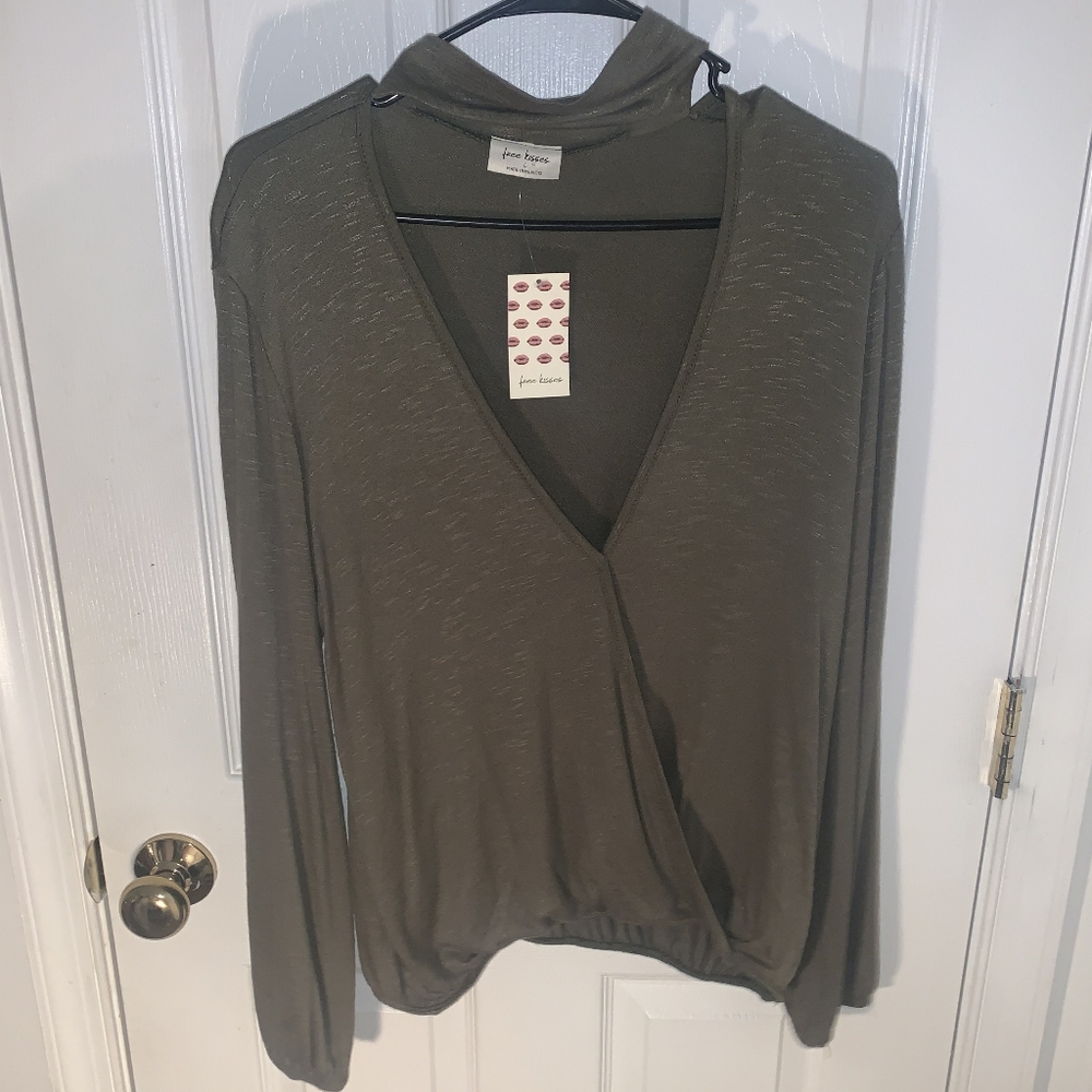 Deep v neck collar blouse